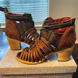 Freebird sandals, size 9 Wazee